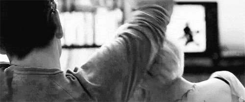 Zakochani oglądają wspólnie film